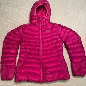 Arc’teryx Cerium hoodie puffer jacket Women’s size medium.